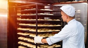 Joven presentó currículum en una panadería e hizo una insólita pregunta que se volvió viral