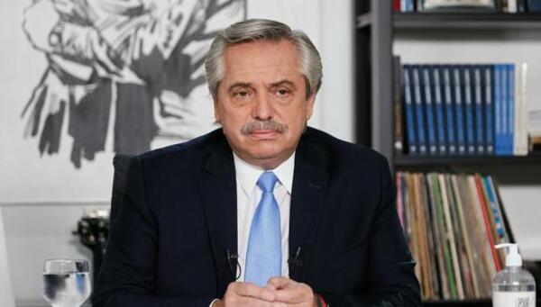 Mario Abdo Benítez recibe al Presidente argentino en Ayolas para una reunión bilateral