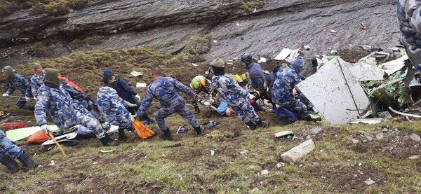 Nepal halla restos de avión que cayó con 22 pasajeros - Mundo - ABC Color