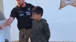 EE.UU.: arrestaron a un nene de 10 años por amenazar con un tiroteo masivo
