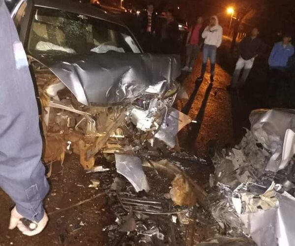 Mueren padre e hija de 3 años en vairo accidente