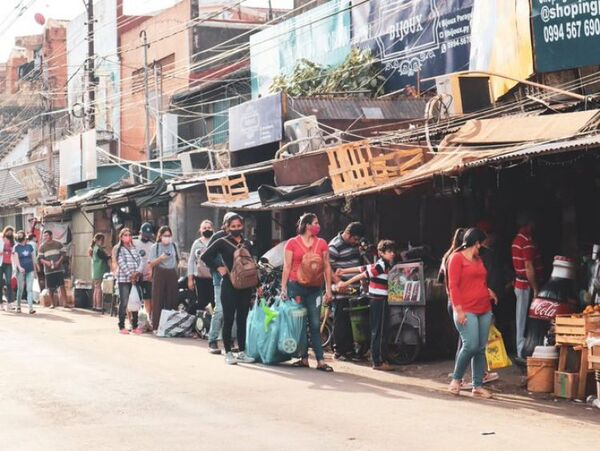 Desalojarán a comerciantes bolivianos ubicados sobre Ana Díaz por falta de pago de canon