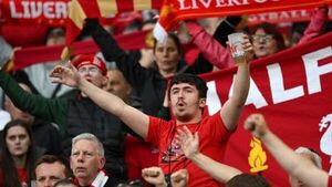 El Gobierno británico está decepcionado por el trato a hinchas de Liverpool en París