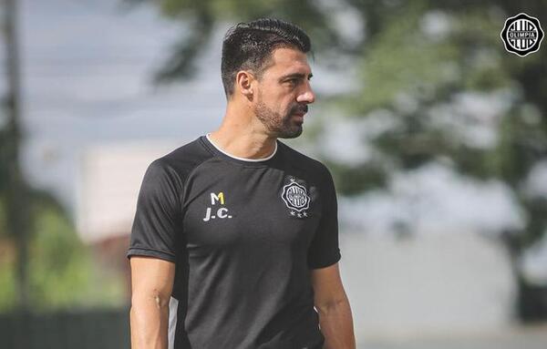 Julio César Cáceres: “estoy expectante a los jugadores que van a acoplarse al plantel”