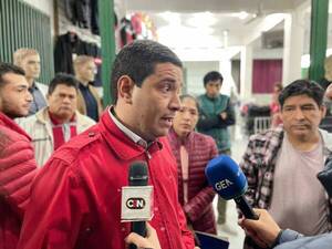 Crónica / "Guerra en el Mercado 4": Quieren desalojar a Bolivianos