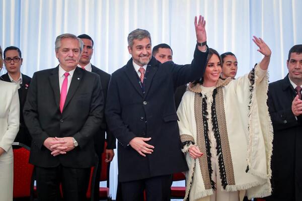 El presidente argentino destacó su labor y la de Marito durante la pandemia | 1000 Noticias