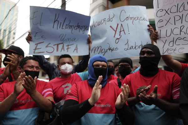 Repartidores de PedidosYa en paro por mejores condiciones laborales en Panamá - MarketData