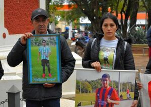 Exigen justicia para futbolista guaireño asesinado - Policiales - ABC Color
