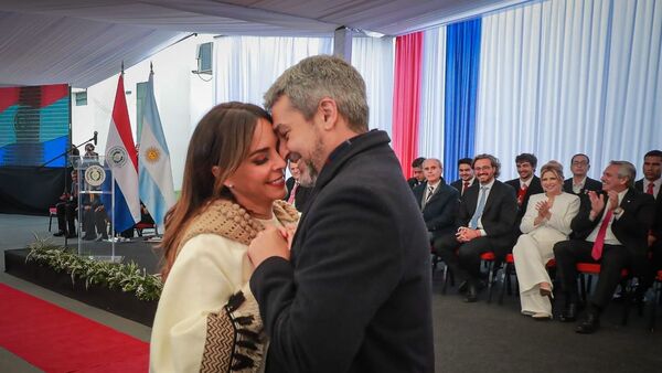 Marito y Silvana, muy acaramelados en acto en Ayolas