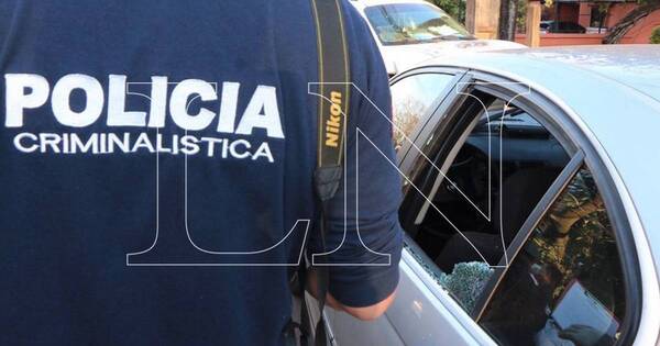 La Nación / Simularon accidente para luego asaltar