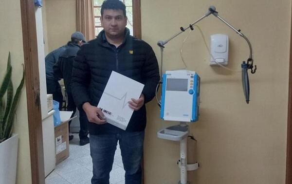 Papá de Axel entregó respirador que utilizó el pequeño antes de fallecer al Hospital de Coronel Oviedo – Prensa 5