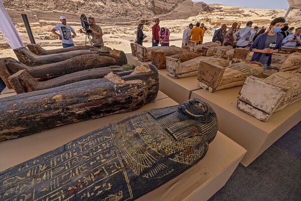 Video: mirá cómo son los impresionantes sarcófagos y estatuas hallados en Egipto - Mundo - ABC Color
