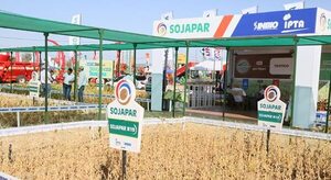 Presentaron nuevas variedades SOJAPAR en la Expo Pioneros,