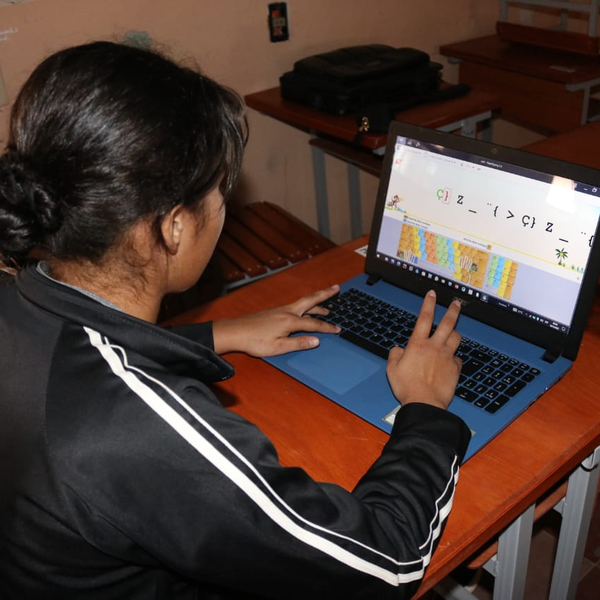 Jóvenes y docentes de Carmelo Peralta recibieron capacitación