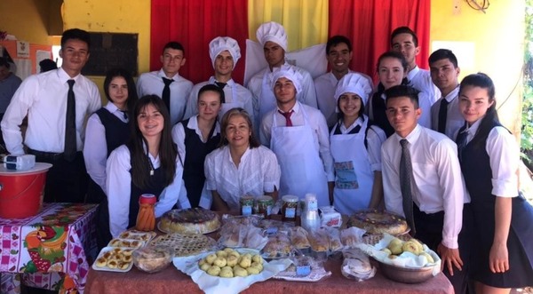 Concurso Escuela Emprendedora premió a proyectos destacados del 2021