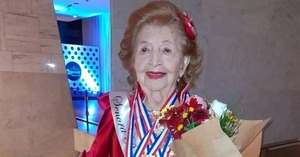 Con 100 años, Irene Costa llegó a la final de un concurso de belleza