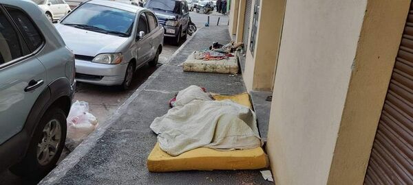 La indiferencia y las gélidas temperaturas castigan a los “descartables” de Asunción - Nacionales - ABC Color