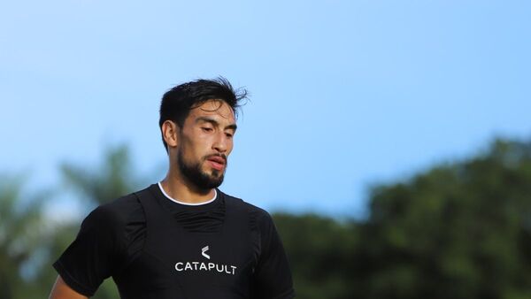 Marcelo Estigarribia presiona a Olimpia