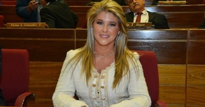 ¡Ya no será colorada! Confirman expulsión de la ANR de Cynthia Tarragó