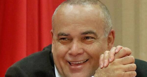 La Nación / Afirman que las carpas del oficialismo sufrirán un aluvión con fugas de adherentes