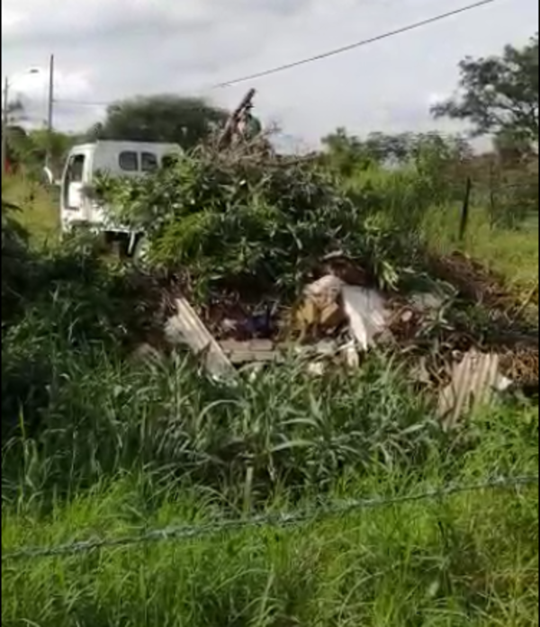 Vecinos piden que no se relleno una naciente de agua » San Lorenzo PY