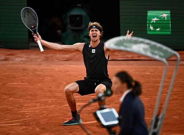 Alexander Zverev eliminó a Carlos Alcaraz y avanzó a semifinales - Tenis - ABC Color
