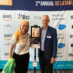Rompiendo barreras: paraguaya asistió a un evento en Miami mediante un robot