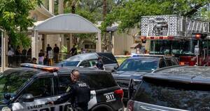 La Nación / Uvalde empezó a enterrar a los 19 niños asesinados en tiroteo