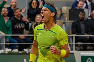 En una épica batalla, Nadal derrota a Djokovic y va a semifinales de Roland Garros