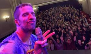 Crónica / Anuncian show de actor que dejó Argentina acusado de hacer "apología a la pedofilia"