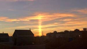 Crónica / Sevilla se vio llamada al asombro: ¡un rayo de luz atravesó el cielo!