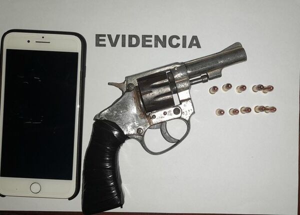 Menor de 15 años fue detenido con un revólver cargado y pasamontañas - Policiales - ABC Color