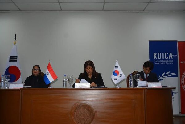 Firman acuerdo para establecer un centro de TIC en el campus de la UNA - Nacionales - ABC Color