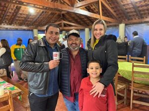 Karlos Bernardo en campaña politica por una banca en el Senado del Brasil