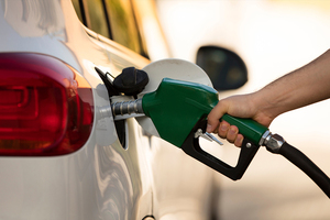 Diario HOY | Reajuste del precio del combustible puede llegar a G. 1.200