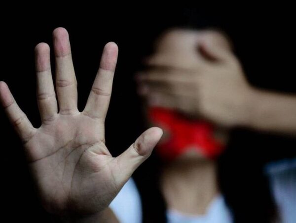 Joven de 18 años denuncia rapto y abuso sexual en CDE · Radio Monumental 1080 AM