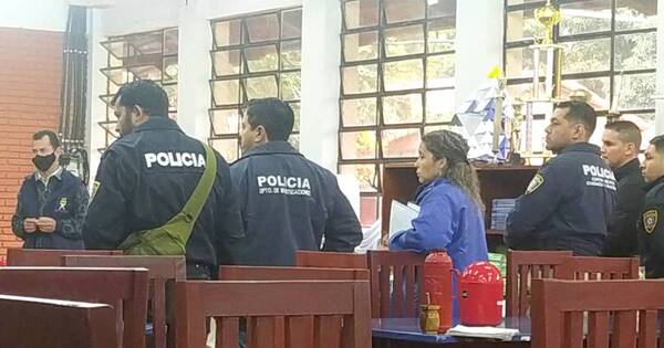 La Nación / Colegio de PJC en alerta por amenaza de “mbokapu” vía WhatsApp