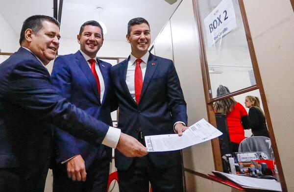 Cartes, Peña y Alliana inscribieron sus candidaturas en la ANR | OnLivePy