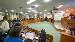 Concejales aprueban encomendar el cambio del director del Mercado 4