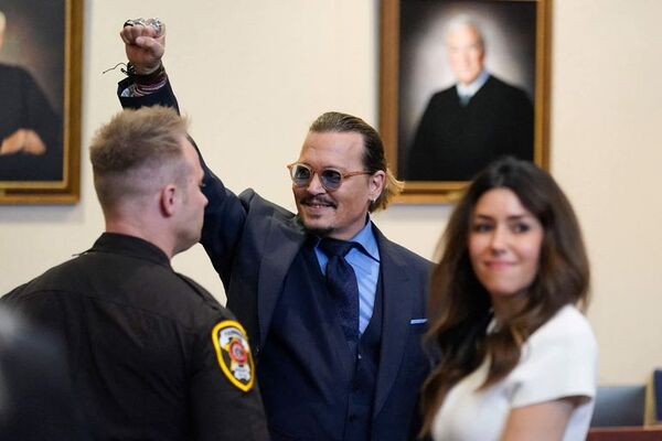 Jurado cree tanto Depp como Heard difamaron pero la obliga a ella a pagar más - Mundo - ABC Color