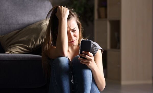 Doomscrolling: ¿qué es y cómo afecta a la salud mental?