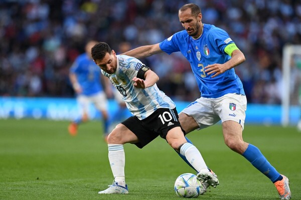 Diario HOY | Chiellini juega una mitad ante Argentina en su despedida de Italia