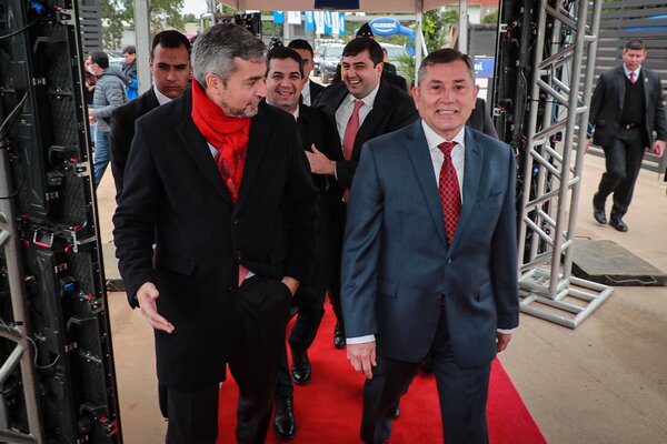 Abdo y Velázquez compartieron con Pettengill en inauguración de frigorífico - El Trueno