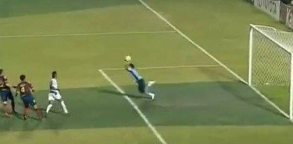 Crónica / 11 años de un blooper que dejó afuera de la final de Copa al Ciclón