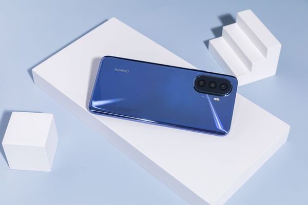 El HUAWEI Y70 solo necesita cargarse dos veces por semana - Brand Lab - ABC Color