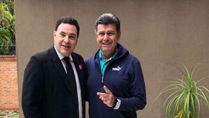 Efraín Alegre y ex senador colorado: ¿Posible chapa presidencial para el 2023?