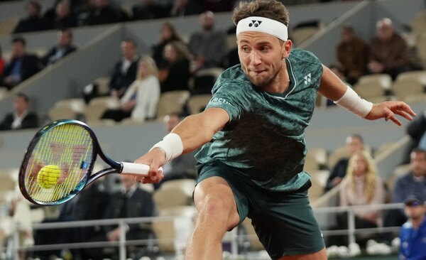 Versus / Casper Ruud derrotó a Holger Rune y está en semifinales de Roland Garros - PARAGUAYPE.COM