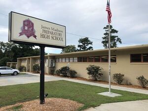 Una secundaria de Florida sortea rifles y pistolas entre alumnos y maestros - Mundo - ABC Color