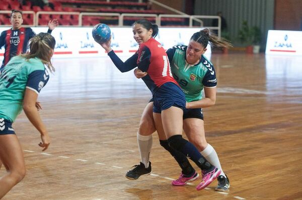 Cerro se ilusiona en Sur-Centro de balonmano femenino - Polideportivo - ABC Color