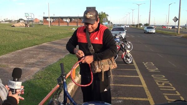 Confiado en la seguridad en Encarnación, dejó estacionado su motocicleta durante 3 meses